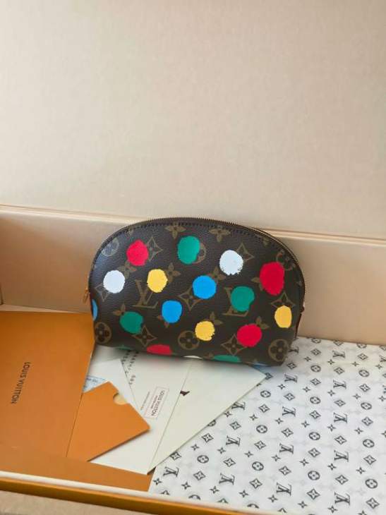 Picture of Louis Vuitton Wallets _SKUfw222909275fw